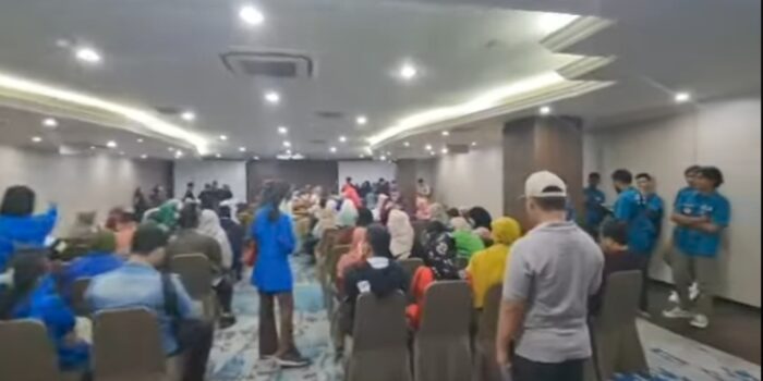 Heboh, Netizen Banjiri Komentar Negatif Akun Refly Harun yang Siarkan Live Silaturahmi Kebangsaan di Hotel Gren Alia