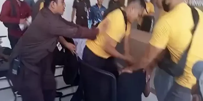Oknum Kejaksaan Pukul Masyarakat di Media Center Kejati NTB