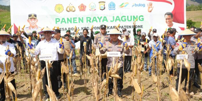 Kapolri-Mentan: Gudang Bulog Tanete Kunci Distribusi Hasil Pertanian