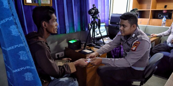 Polda Hadir di Saat Sulit: Warga Terdampak Kebakaran Terima Pelayanan SIM Tanpa Biaya