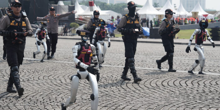 Robot Masa Depan Ramaikan HUT Bhayangkara ke-79