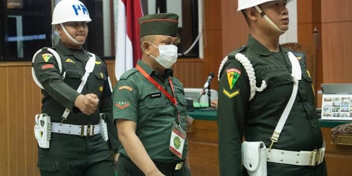 “Tiga Nyawa Hilang, Tapi Pelaku Masih Bernapas” – Keluarga Korban Desak Vonis Mati Tanpa Tawar