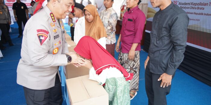 Wakapolri Berbagi Kebahagiaan, Tebar Senyum dan Semangat untuk Anak-Anak Semarang dalam Bakti Sosial