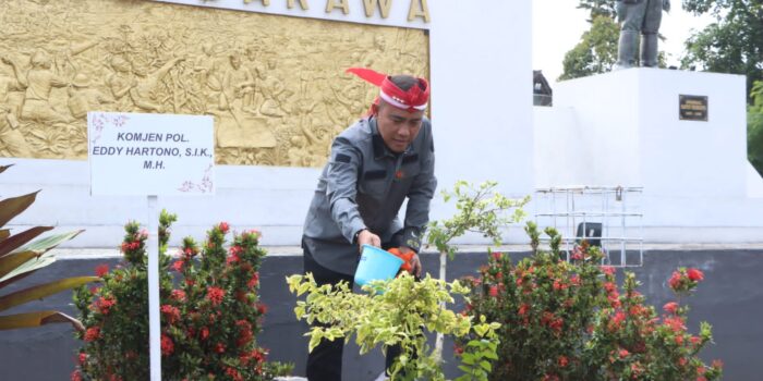 Aksi Cinta Lingkungan: Polri Tanam Harapan di Ambarawa