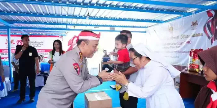 Komjen Dedi Prasetyo Bantu Biarawati dan Lansia dalam Aksi Sosial