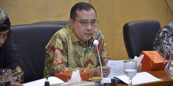 DPR: Dedikasi Polri dalam MBG Patut Ditiru Instansi Lain