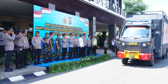 Wakapolri Lepas Bantuan Sosial Polda Lampung ke Sumatera Barat