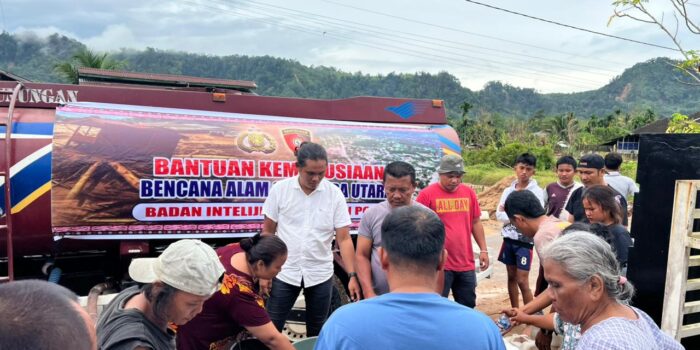 Baintelkam Polri Bantu Air Bersih, Warga Tapteng: Terima Kasih!