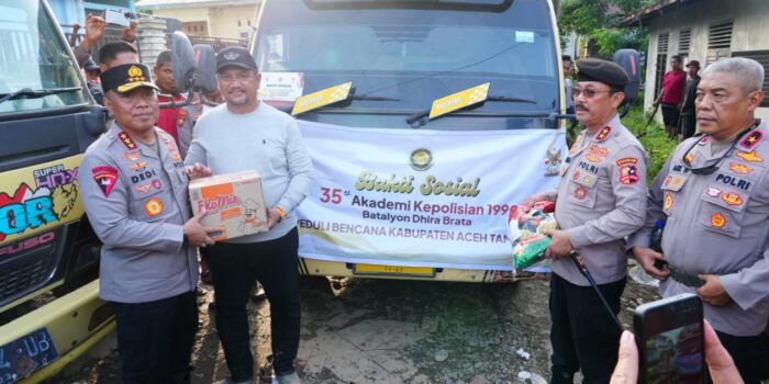 Wakapolri dan Bupati Tinjau Kondisi Pengungsi di Aceh Tamiang