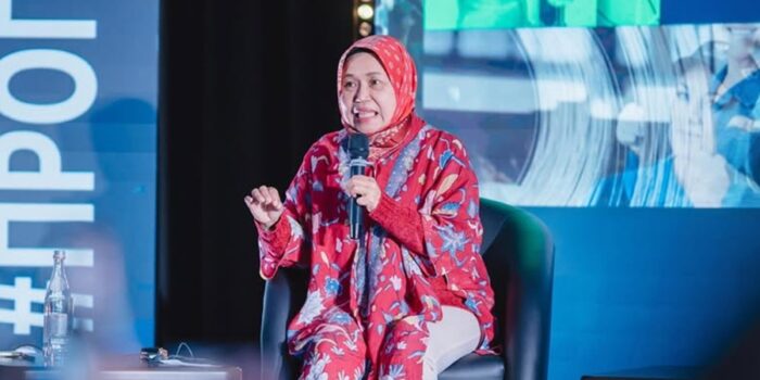 Tri Mumpuni: Masyarakat Jangan Hanya Jadi Penonton Transisi Energi